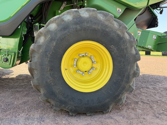 2022 John Deere X9 1000 Combine