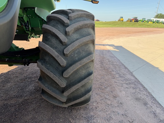2022 John Deere X9 1000 Combine