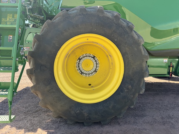 2022 John Deere X9 1000 Combine