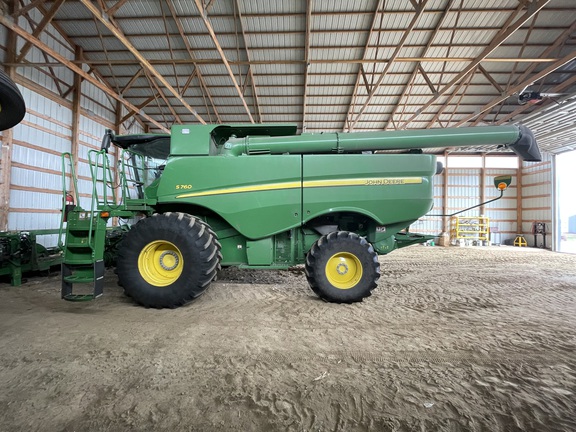 2021 John Deere S760 Combine