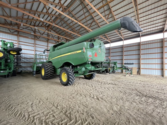 2021 John Deere S760 Combine