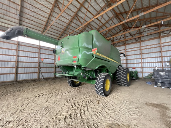 2021 John Deere S760 Combine