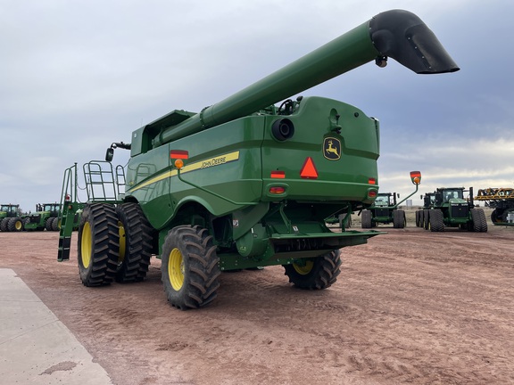 2021 John Deere S760 Combine