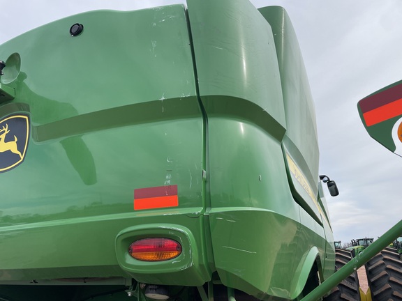 2021 John Deere S760 Combine