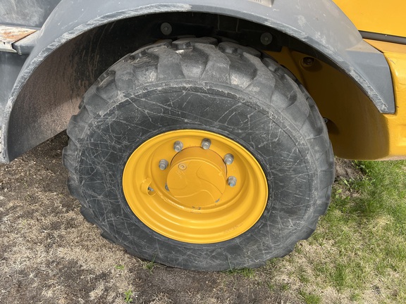 2024 John Deere 244 P Compact Utility Loader