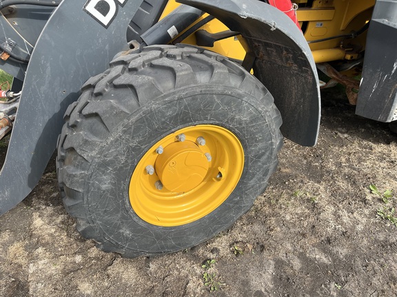2024 John Deere 244 P Compact Utility Loader