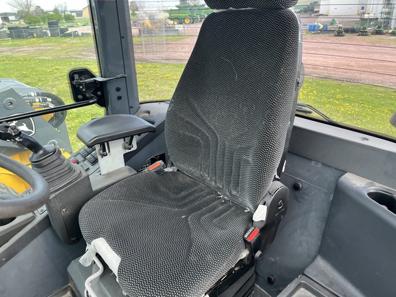 2024 John Deere 244 P Compact Utility Loader