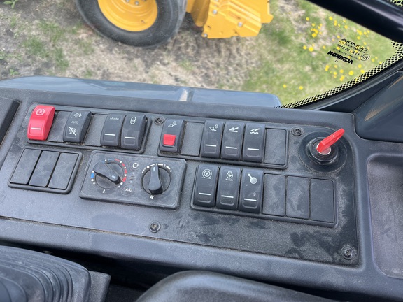 2024 John Deere 244 P Compact Utility Loader