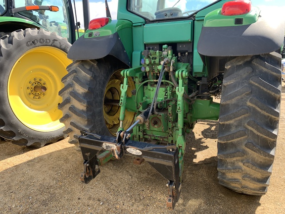 2003 John Deere 7520 Tractor