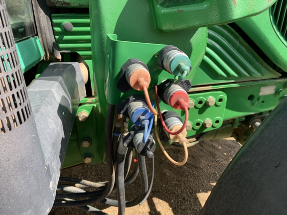 2003 John Deere 7520 Tractor