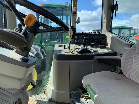 2003 John Deere 7520 Tractor