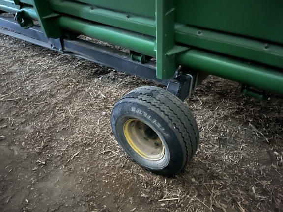 2000 Pequea 606 Header Transport