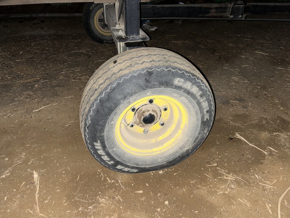 2000 Pequea 606 Header Transport