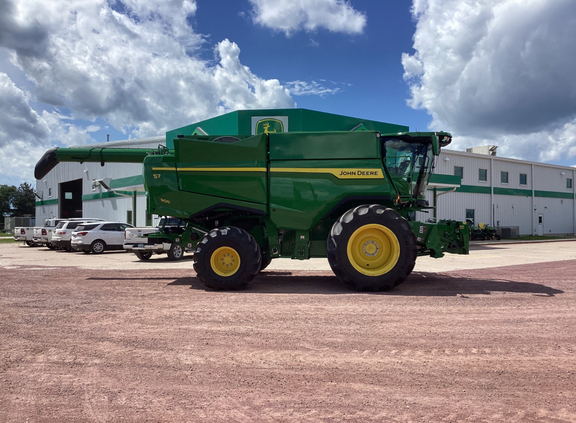 2025 John Deere S7 900 Combine
