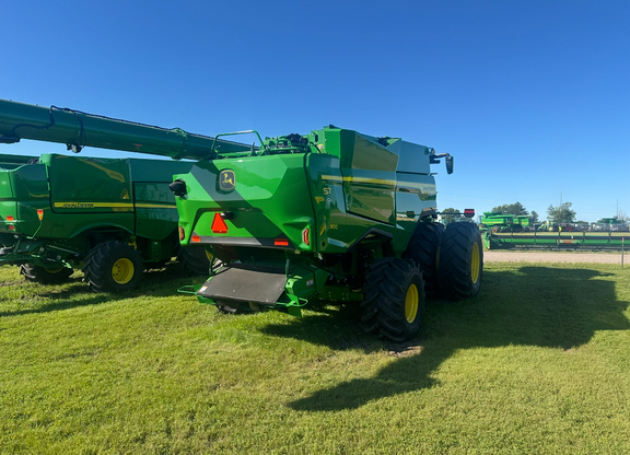 2025 John Deere S7 900 Combine
