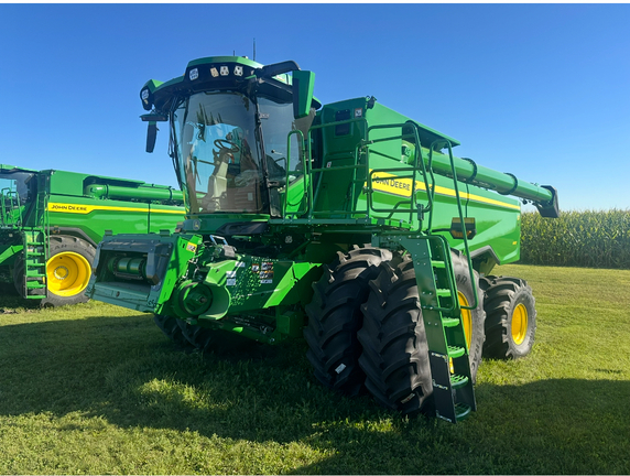 2025 John Deere S7 900 Combine