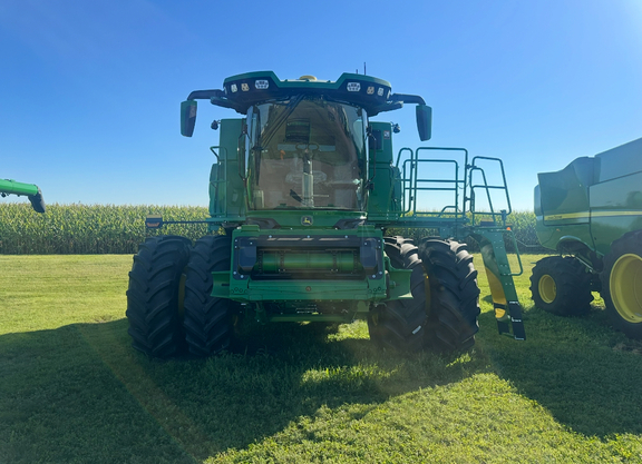 2025 John Deere S7 900 Combine