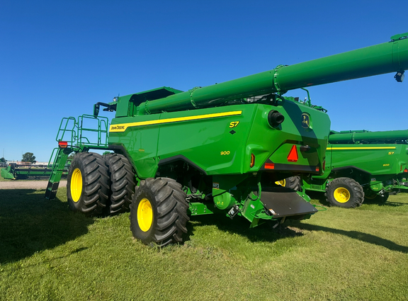 2025 John Deere S7 900 Combine