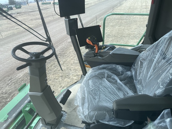 2025 John Deere S7 800 Combine