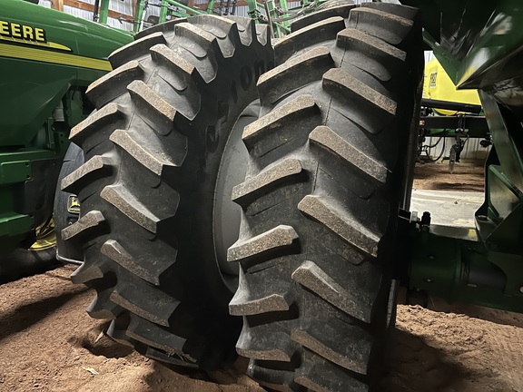 2017 Brent V1100 Grain Cart