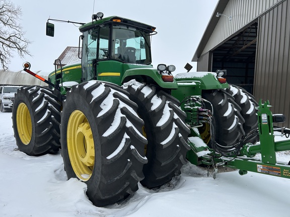 2010 John Deere 9330 Tractor 4WD