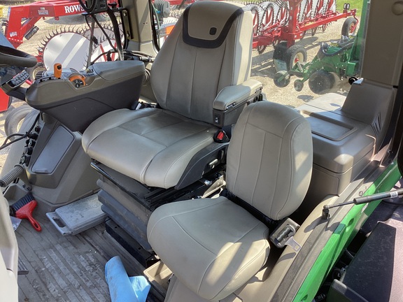 2025 John Deere 9RT 590 Tractor Rubber Track