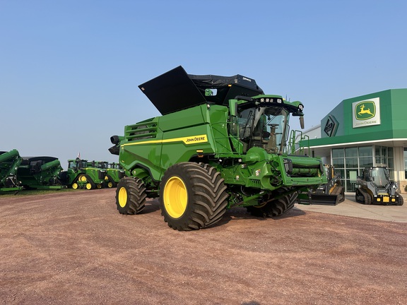 2025 John Deere X9 1100 Combine