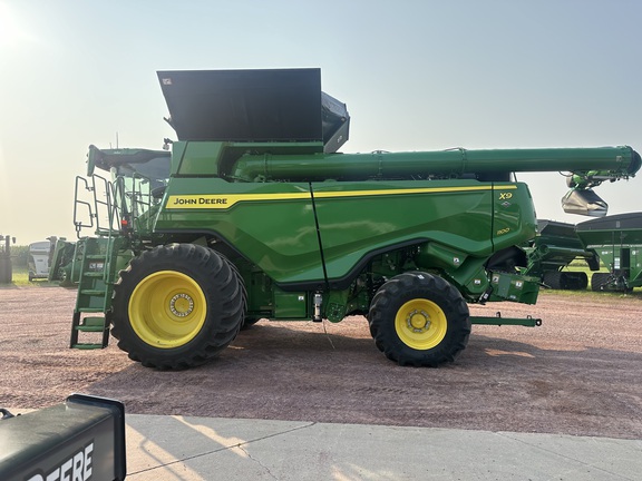 2025 John Deere X9 1100 Combine