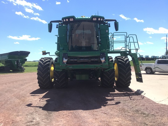 2025 John Deere X9 1100 Combine