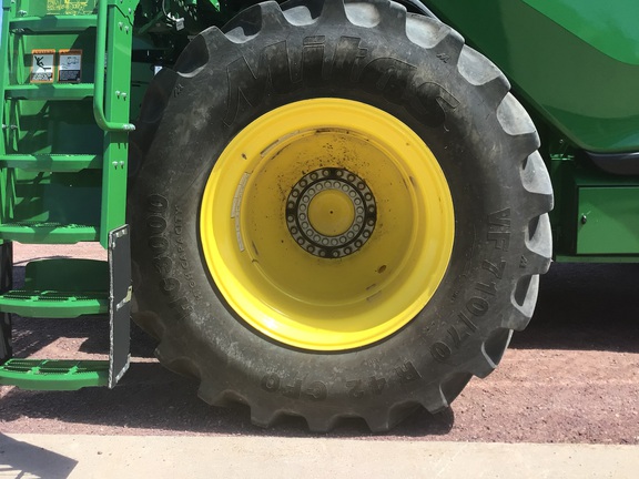 2025 John Deere X9 1100 Combine