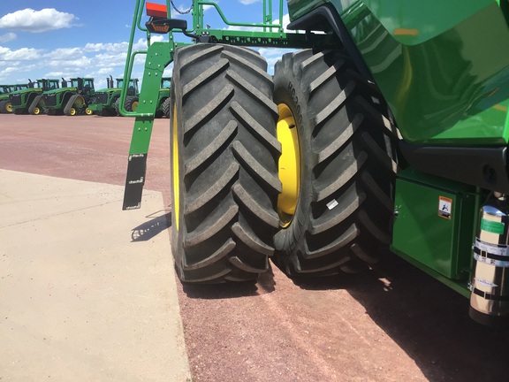 2025 John Deere X9 1100 Combine