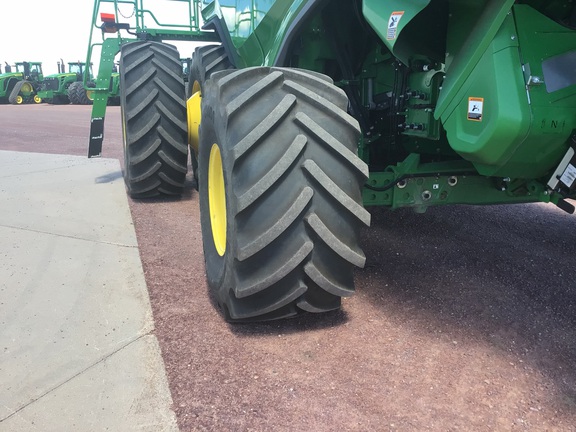 2025 John Deere X9 1100 Combine