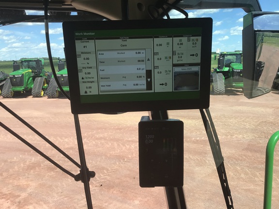 2025 John Deere X9 1100 Combine
