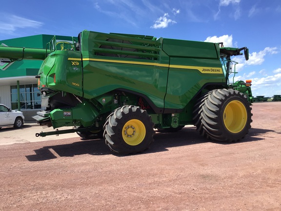 2025 John Deere X9 1100 Combine