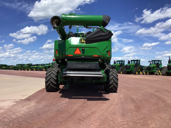 2025 John Deere X9 1100 Combine