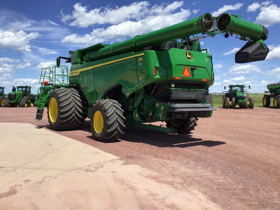 2025 John Deere X9 1100 Combine