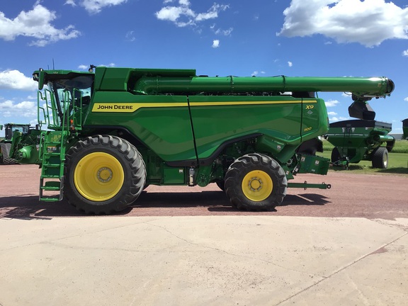 2025 John Deere X9 1100 Combine