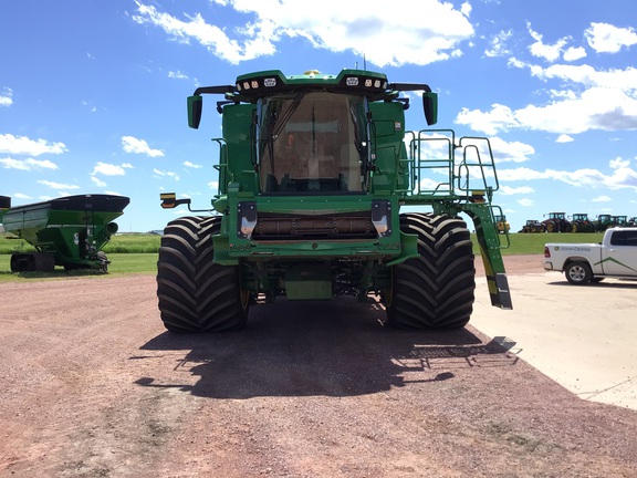 2025 John Deere X9 1100 Combine