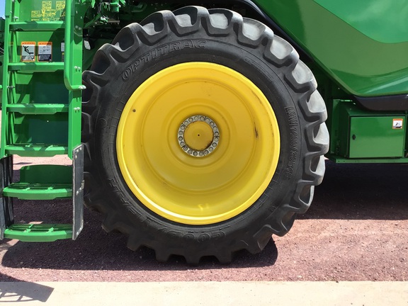 2025 John Deere X9 1100 Combine