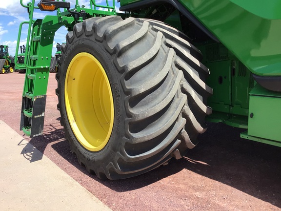 2025 John Deere X9 1100 Combine
