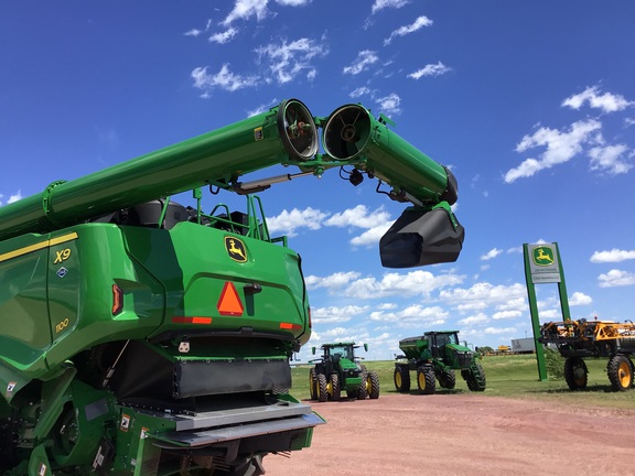 2025 John Deere X9 1100 Combine