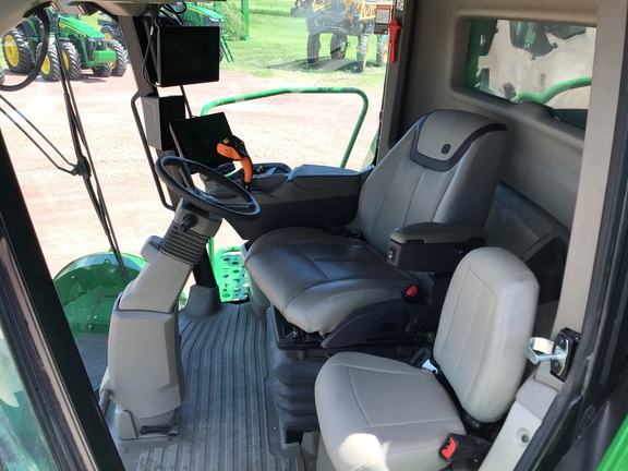 2025 John Deere X9 1100 Combine