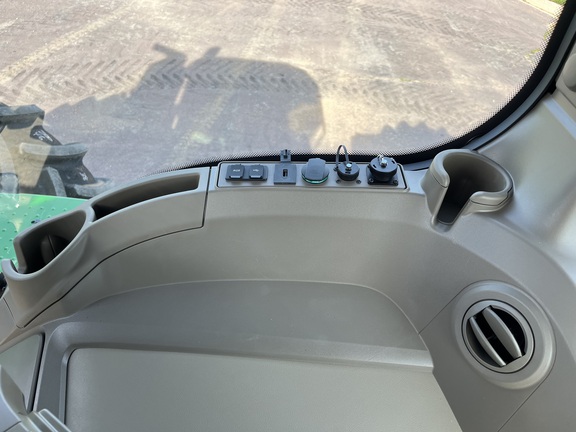 2025 John Deere 9R 590 Tractor 4WD