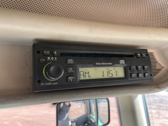 2003 John Deere 7520 Tractor