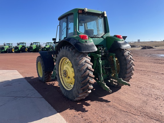 2003 John Deere 7520 Tractor