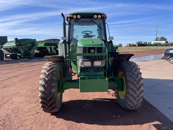 2003 John Deere 7520 Tractor