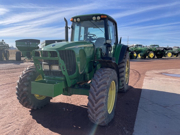 2003 John Deere 7520 Tractor