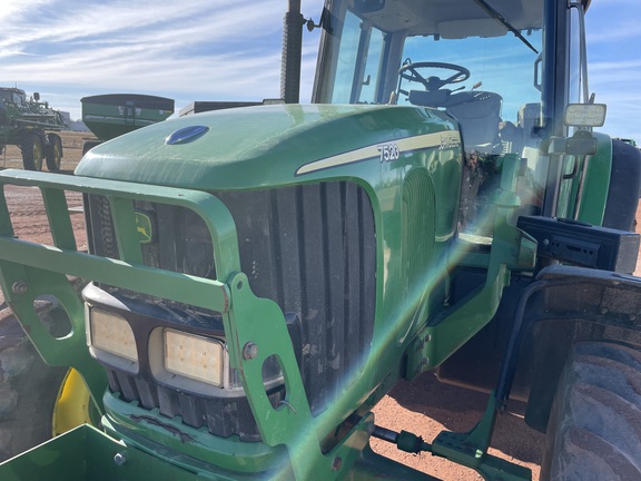 2003 John Deere 7520 Tractor