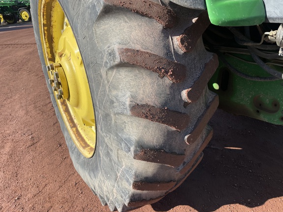 2003 John Deere 7520 Tractor