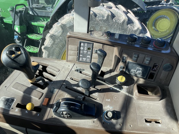 2003 John Deere 7520 Tractor